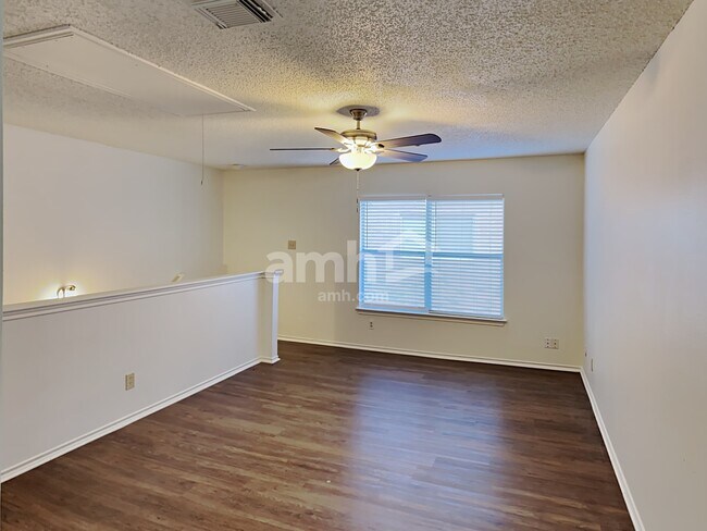 Building Photo - 8447 Mannington Pl