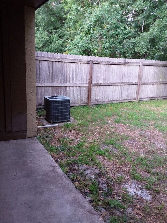 Building Photo - Two Bedroom Townhouse Near NAS Jax