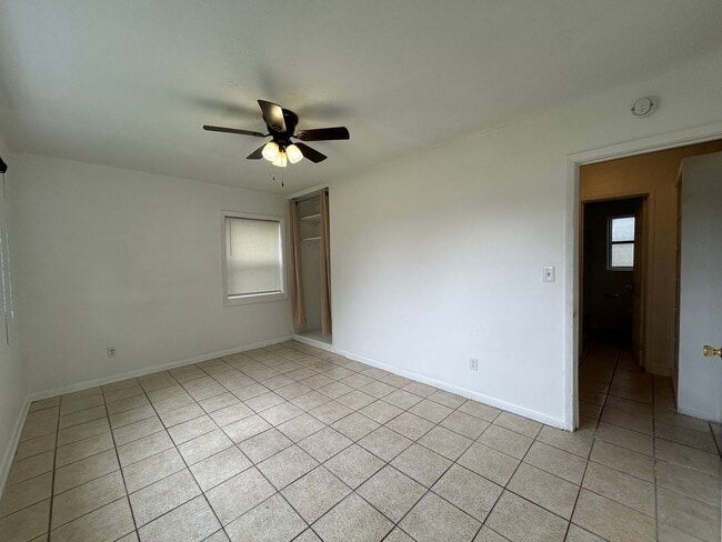 Building Photo - Convinient 2 Bedroom Home in Arlington!