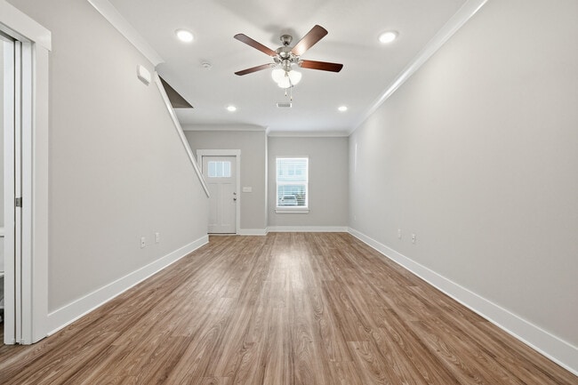 Building Photo - 246 N Sand Palm Rd