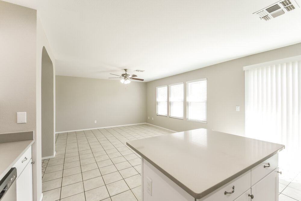 Building Photo - 10509 W Angels Ln