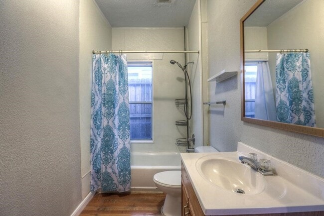 Building Photo - 1436 Dorothy St