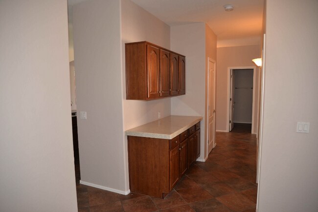Building Photo - 4178 E Maplewood St