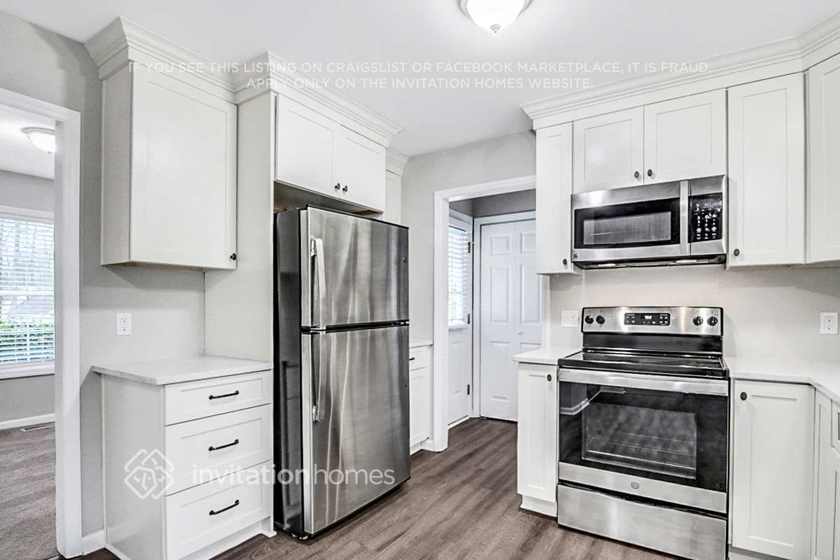 Building Photo - 103 St Johns St