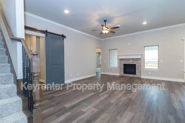 Building Photo - 1017 NE 34th Terr