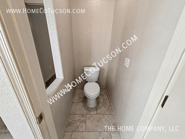 Building Photo - 2314 Silvergate Pl