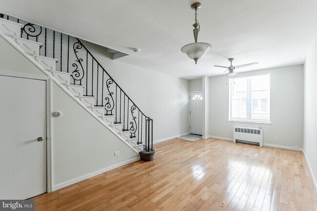 Building Photo - 2631 S Juniper St