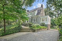Building Photo - 3612 Albemarle St NW