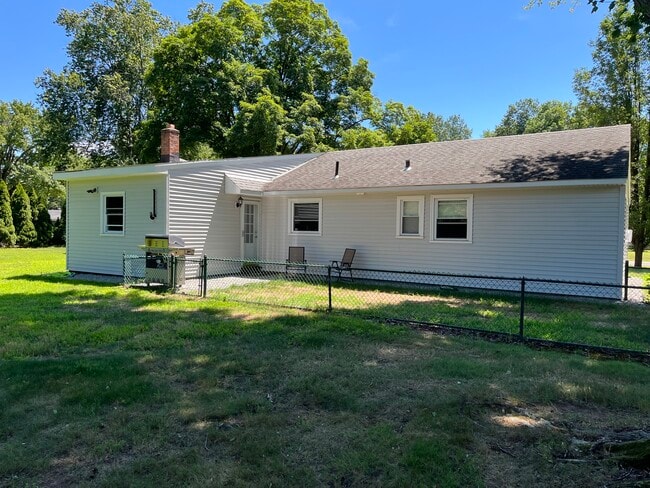 Building Photo - 41 Talcott Rd