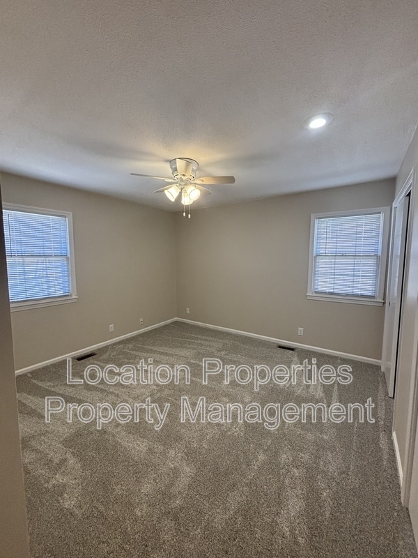 Building Photo - 537 Schwarz Rd