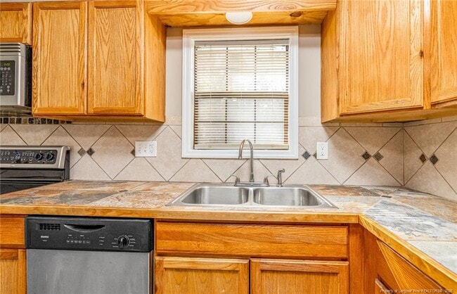 Building Photo - 1709 Sandy Run Rd