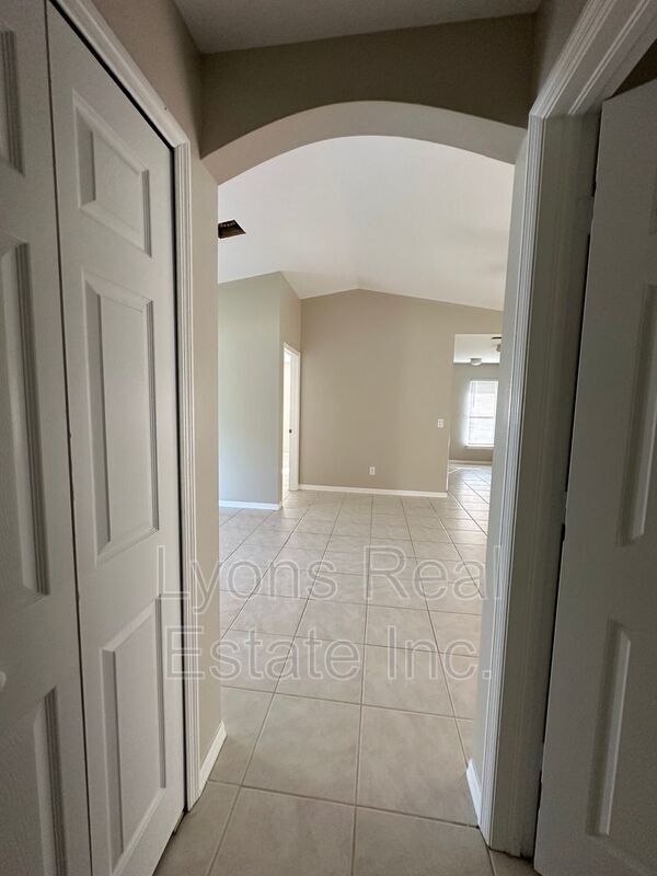 Building Photo - 4793 Jordan Ave S