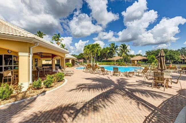 Building Photo - ** TUSCANY COVE ** 2 BED + DEN / 2 BATH / ...