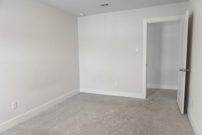 Building Photo - 20551 Prairie Cypress Dr