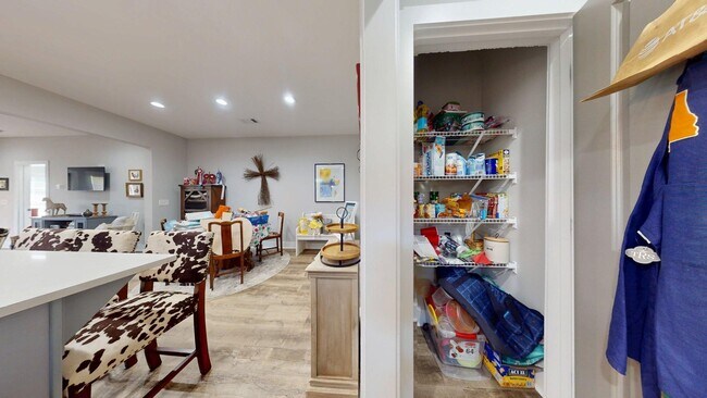 Building Photo - 1289 Foxtail Ln