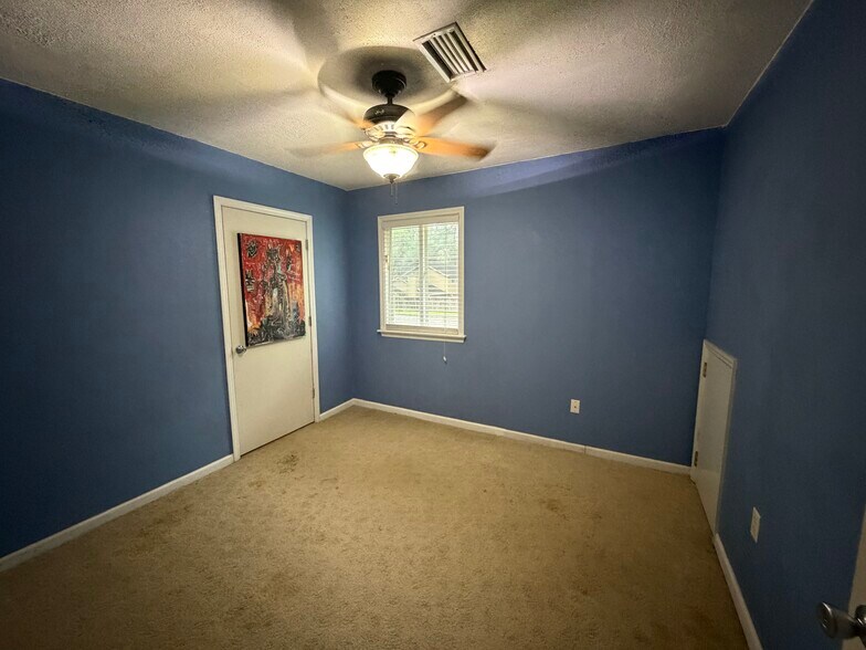 Building Photo - 3409 Monitor Ln