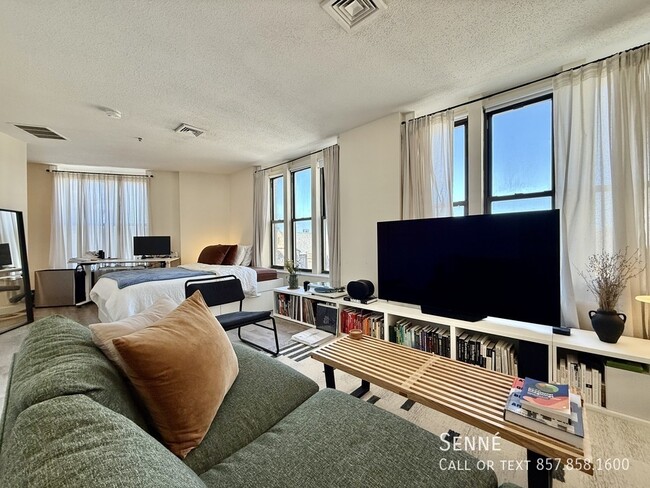 Primary Photo - 2 Hemenway St