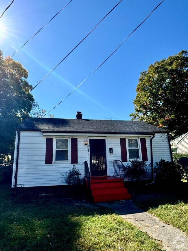 Building Photo - 3 bed 1 bath house With Central Hvac Fence...