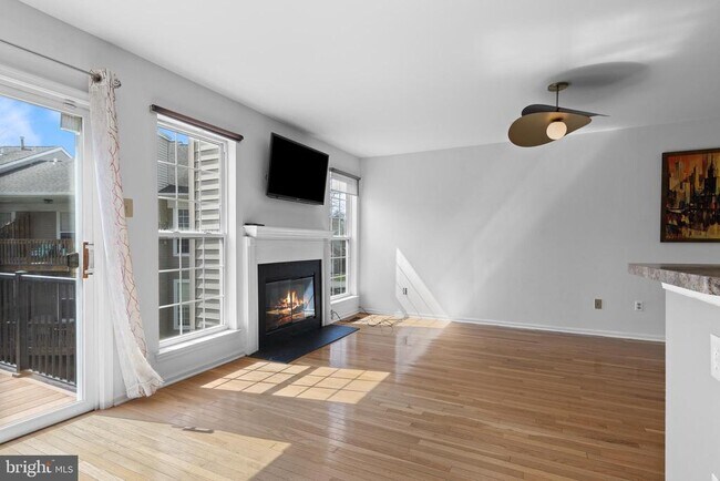 Building Photo - 112 Stewarts Ct