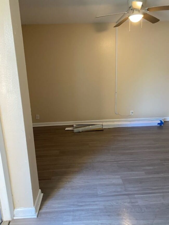 Building Photo - 260 W Van Fleet Dr