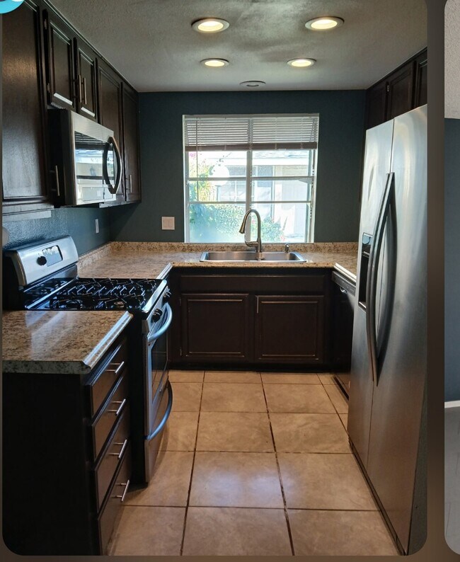 Building Photo - 25893 Baylor Way