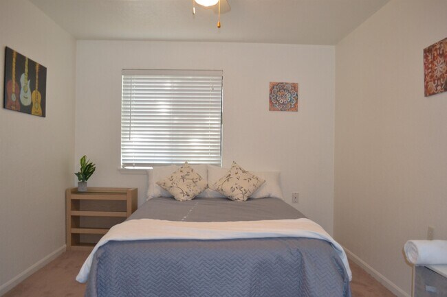 Building Photo - 317 Mabry St