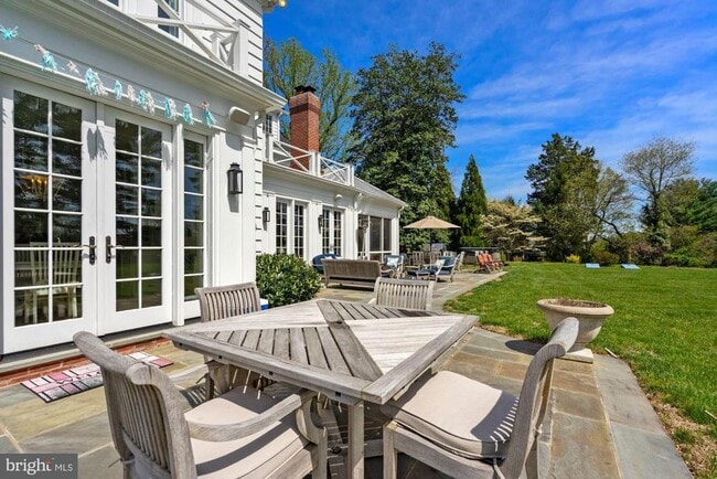 Building Photo - 1031 Pine Hill Rd