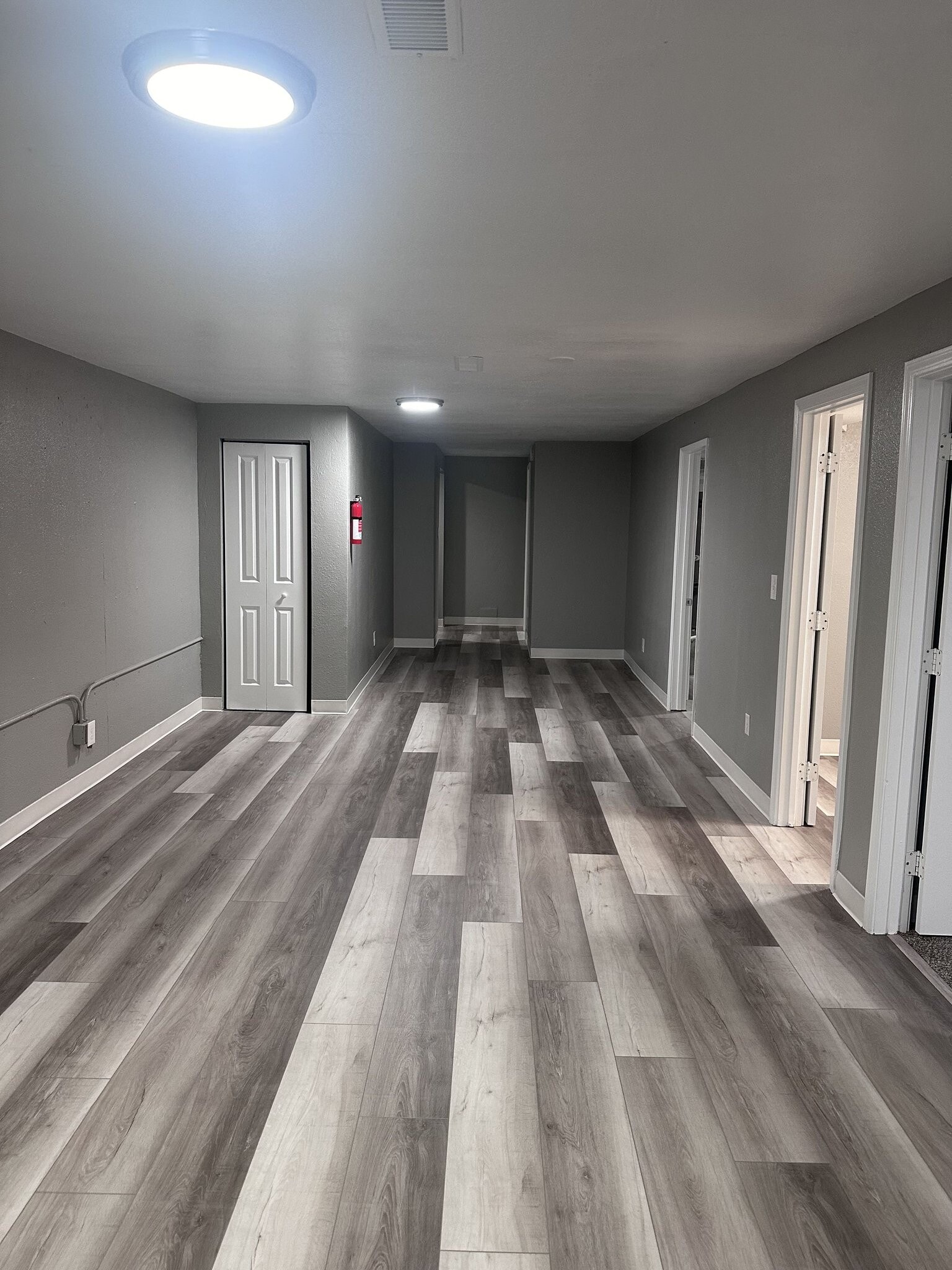 Building Photo - 1707 W 6th Ave