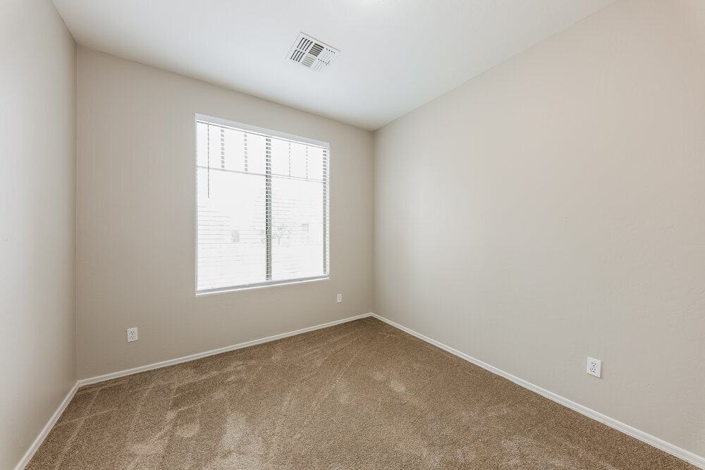 Building Photo - 7612 S 68th Dr