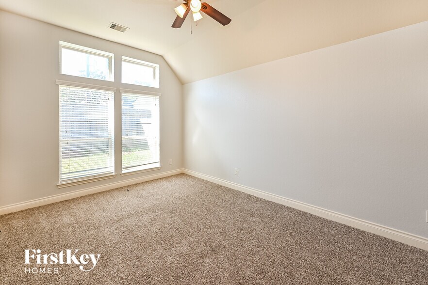 Building Photo - 18631 Minden Oaks Dr