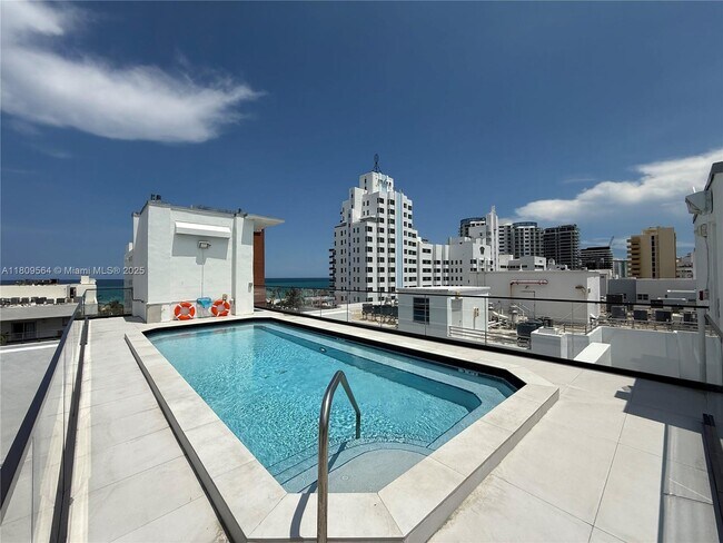 Building Photo - 4122 Collins Ave