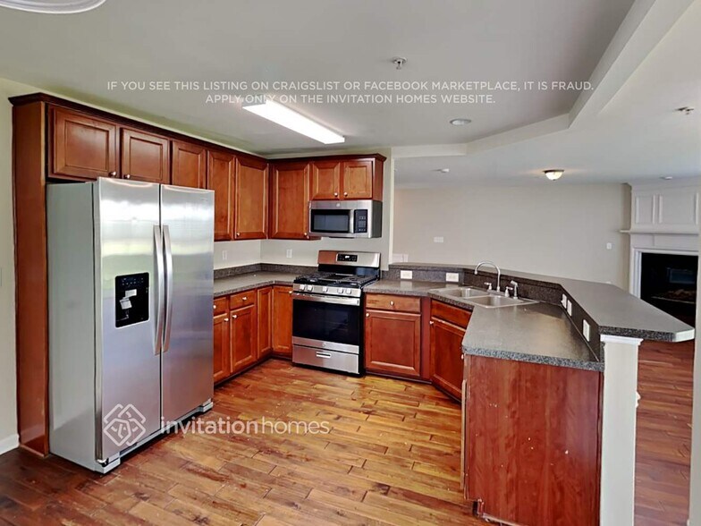 Building Photo - 320 Balaban Cir