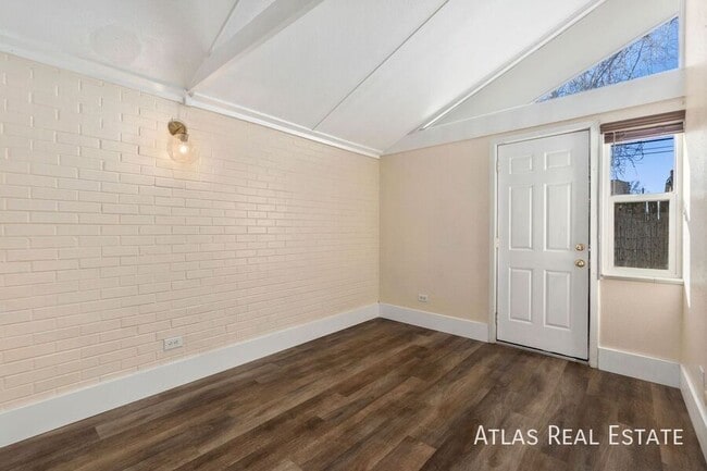 Building Photo - 1408 Julian St