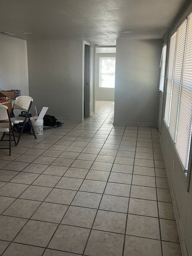 Building Photo - 1326 Clinton St