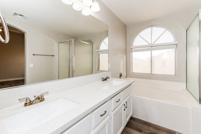 Building Photo - 8911 Deep Ridge Ct