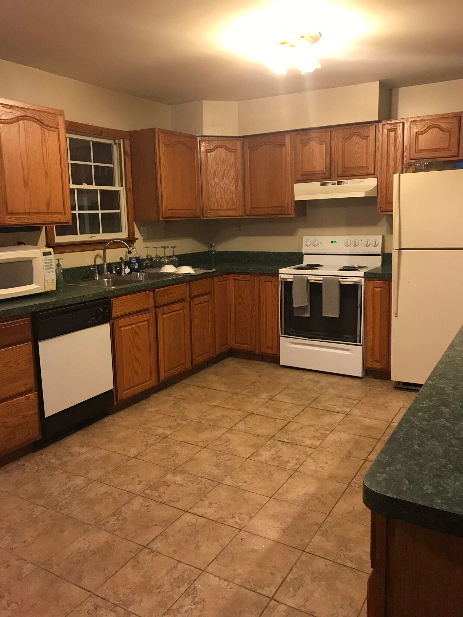 Building Photo - 201 Lock St