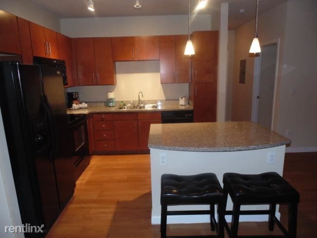 Building Photo - 13581 Via Varra