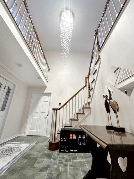 Building Photo - 6636 Isle of Skye Dr