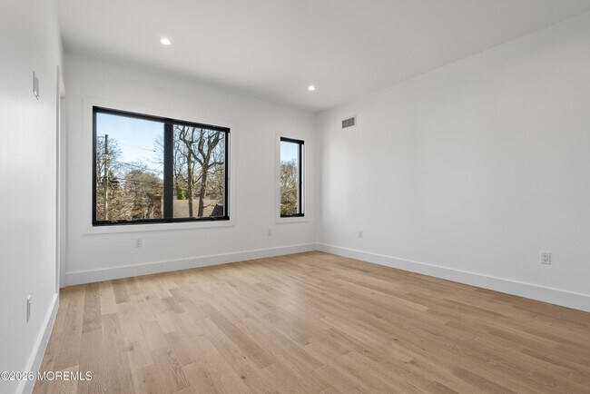 Building Photo - 150 Ampere Ave