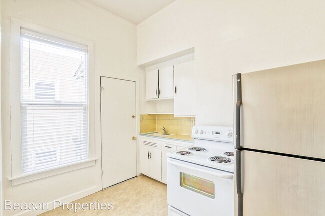 Building Photo - 310 51st St