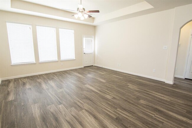 Building Photo - 29647 Clover Shore Dr