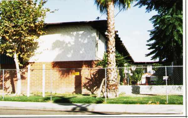 Building Photo - Lincoln Palms