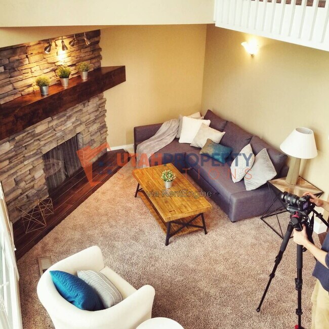 Building Photo - 7290 Racquet Club Dr