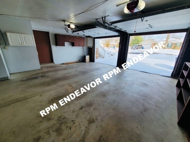 Building Photo - "Stunning 3-Bed Home with Modern Finishes, Spacious Yard, and Quiet Cul-De-Sac Location!"