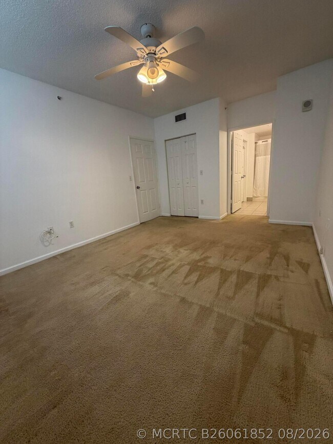 Building Photo - 630 S Sapodilla Ave
