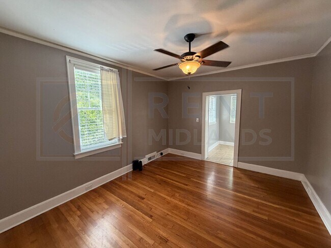 Building Photo - 3925 Rosewood Dr