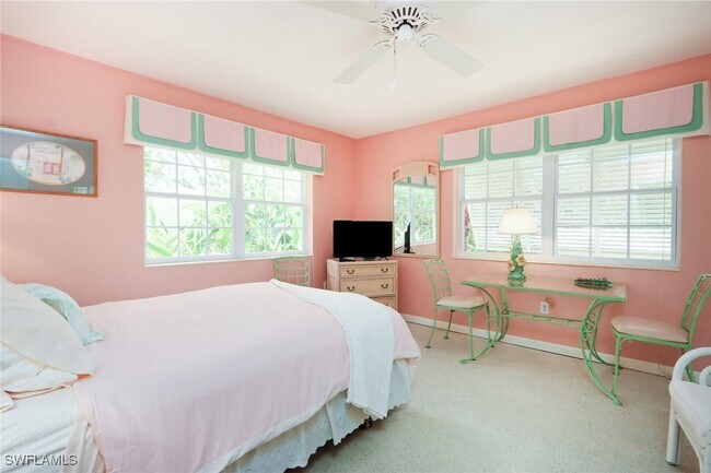 Building Photo - 361 1st Ave N