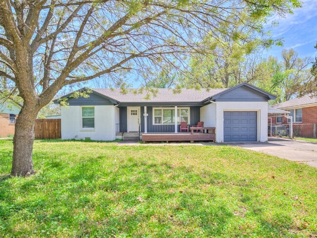 Building Photo - Beautiful Home Just Minutes from the OU Campus!