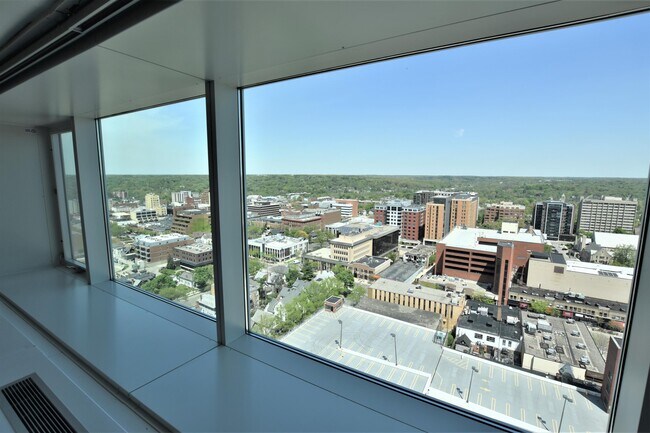 Building Photo - 555 E William St