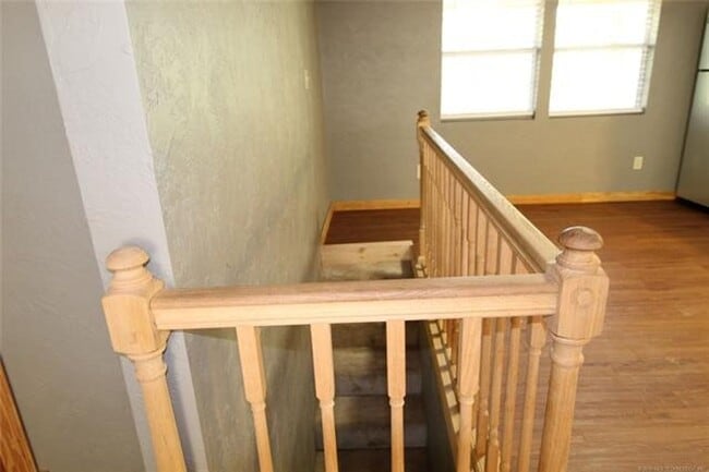 Building Photo - 2 Bedroom 1 bathroom